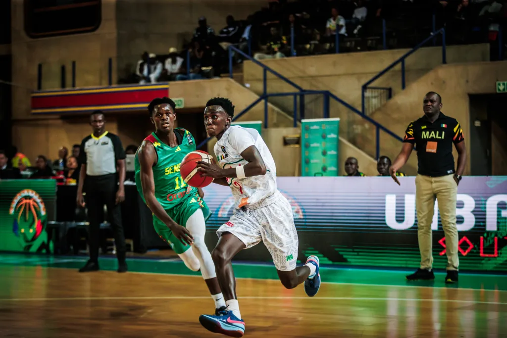 Le Mali, assoiffé de victoire, a dominé les Lions de la Teranga lors de l'AfroBasket U18 2024, tenu le mercredi 4 septembre 2024 à Pretoria, en Afrique du Sud.