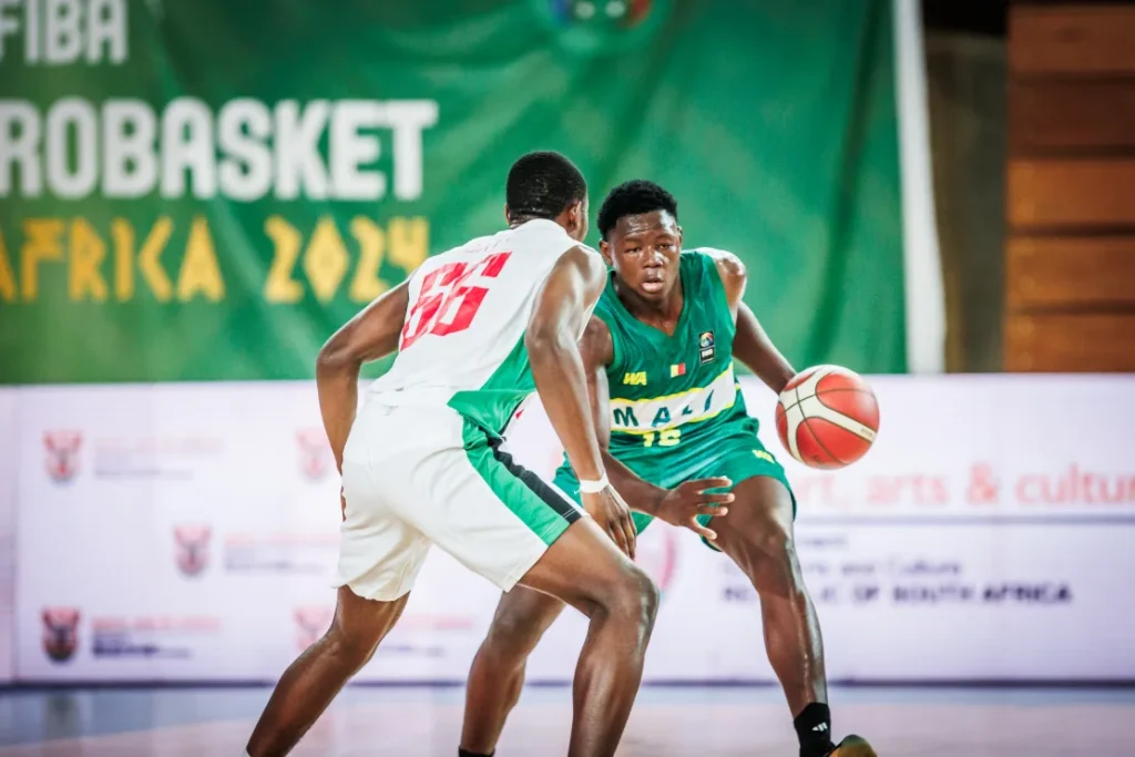 Le Mali réussit à sortir des griffes des Lions Indomptables du Cameroun grâce à un énorme appui de leurs supporters qui étaient sur place, lors de l'Afrobasket des U18, tenu le samedi 07 septembre 2024 en Afrique du Sud à Pretoria