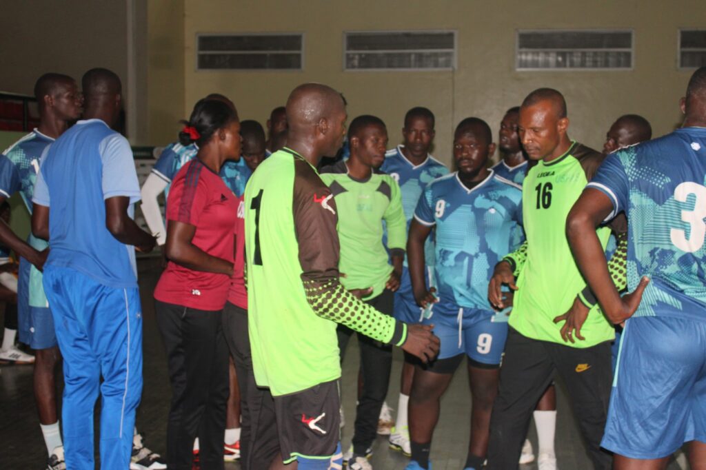 C'est avec furie, et rempli d'énergie que l'USFAS et le COM se sont donnés un combat sans répit pour pouvoir être premiers de leur phase de groupe pour la Coupe du Mali de Handball 2024, aujourd'hui mercredi 25 septembre 2024, au palais des sport de Bamako.