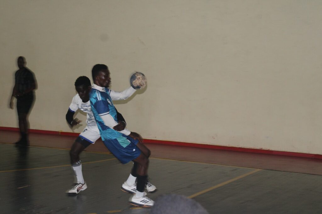 C'est avec furie, et rempli d'énergie que l'USFAS et le COM se sont donnés un combat sans répit pour pouvoir être premiers de leur phase de groupe pour la Coupe du Mali de Handball 2024, aujourd'hui mercredi 25 septembre 2024, au palais des sport de Bamako.