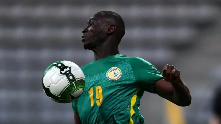 L'ancien champion d'Afrique, le sénégalais Saliou Ciss, a annoncé sa retraite du football, information rapportée par Actu Foot Afrique sur Twitter le lundi 2 septembre 2024.