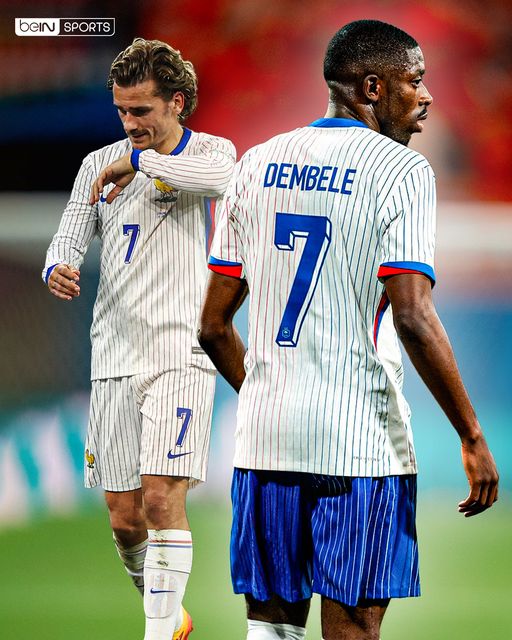 Suite à la retraite internationale d'Antoine Griezmann, Ousmane Dembélé a récupéré le numéro 7 de l'équipe de France. Cependant, l'attaquant du PSG a révélé que les deux hommes s'étaient déjà mis d'accord sur la question bien avant que Griezmann n'annonce sa retraite.