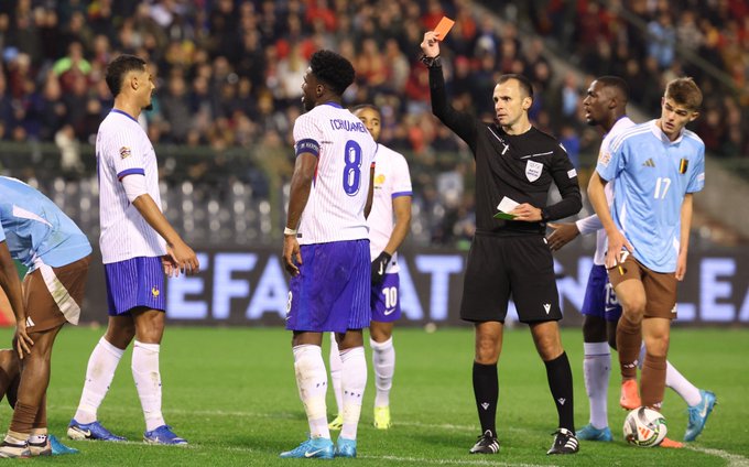 Après 18 ans, l’histoire se répète encore. Aurélien Tchouaméni est le deuxième capitaine de l’histoire des bleus après Zidane, à être sanctionné par un carton rouge lors du Match France contre Belgique.