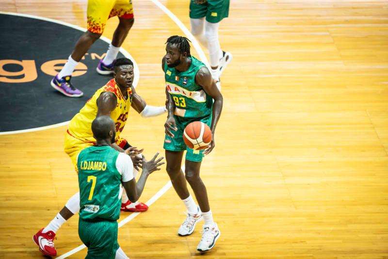 Dans un combat sans relâche, la RDC s’est imposée face aux hommes d’Alhadji Dicko, qui les avaient pourtant dominés en première période, ce vendredi 22 novembre 2024, lors des qualifications pour l’AfroBasket 2025. Score final : 72-64 en faveur de la RDC.